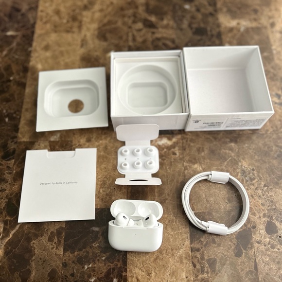 Apple AirPods Pro 2nd Gen in White